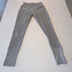 ALO Yoga Pants Womens Size M Cropped Leggings Soft Pilates RN#87370